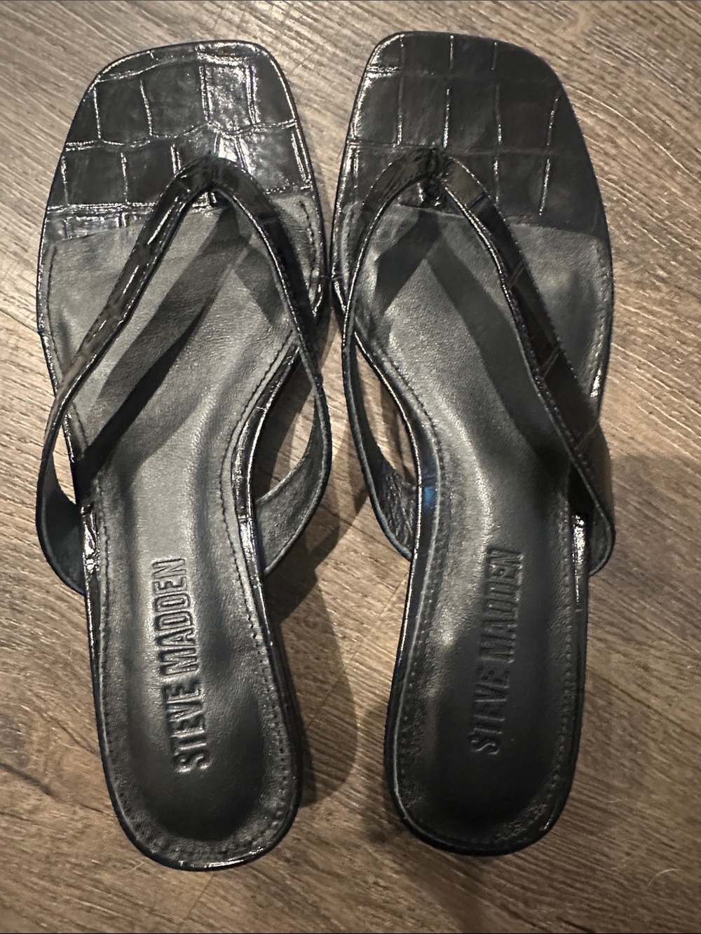 Steve Madden Black Croc-Embossed Square-Toe Thong Sandals